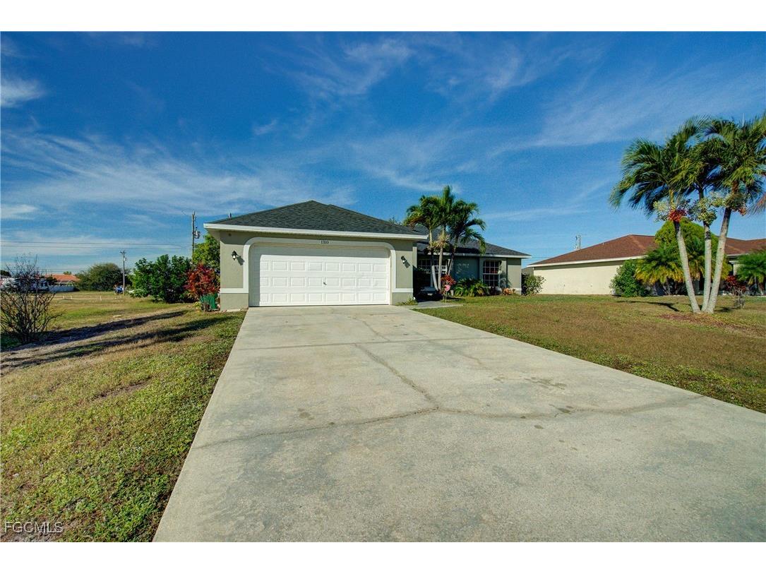 1310 NE 2nd Place Cape Coral FL 33909 2025022372 image3