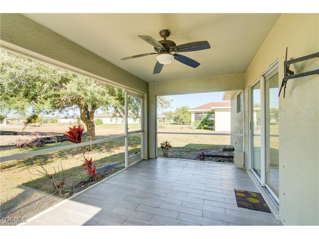 1310 NE 2nd Place Cape Coral FL 33909 2025022372 image6