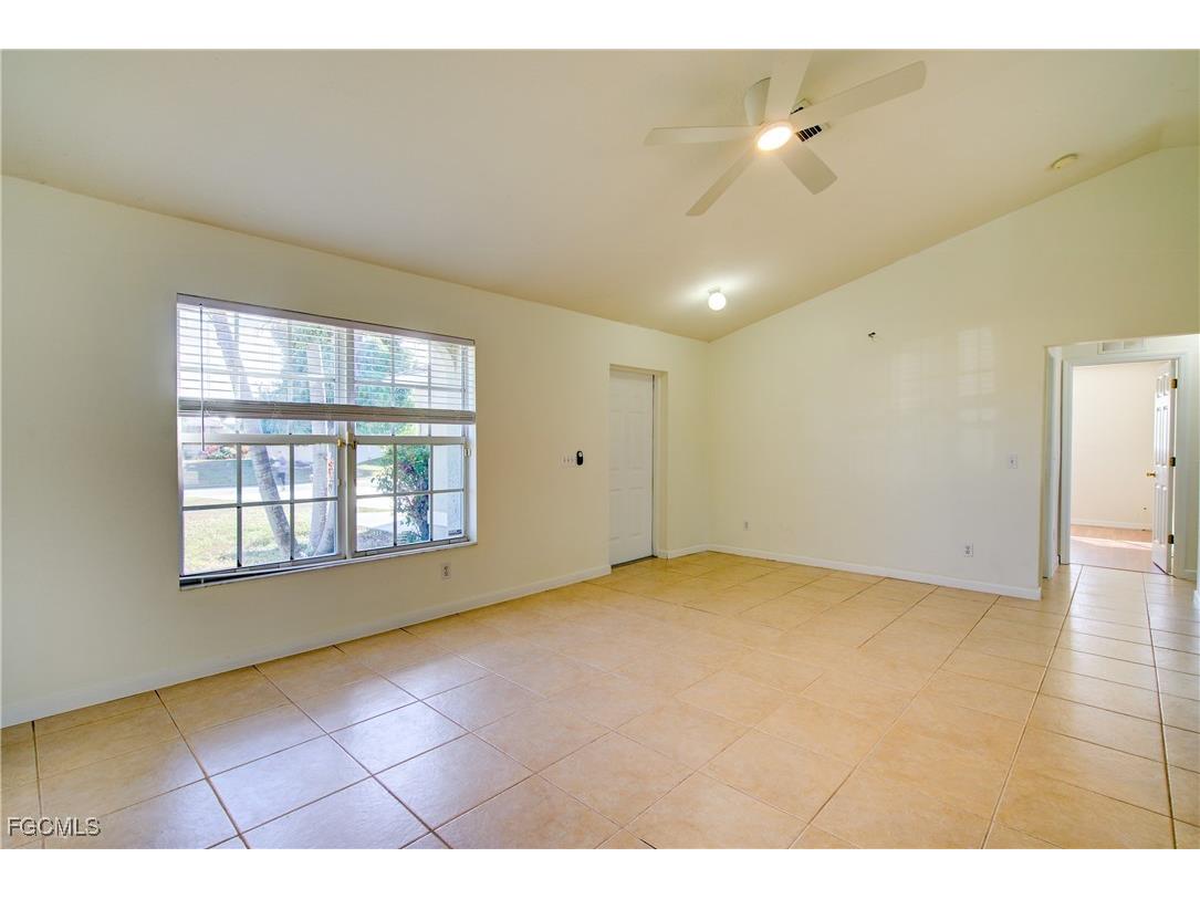 1310 NE 2nd Place Cape Coral FL 33909 2025022372 image9