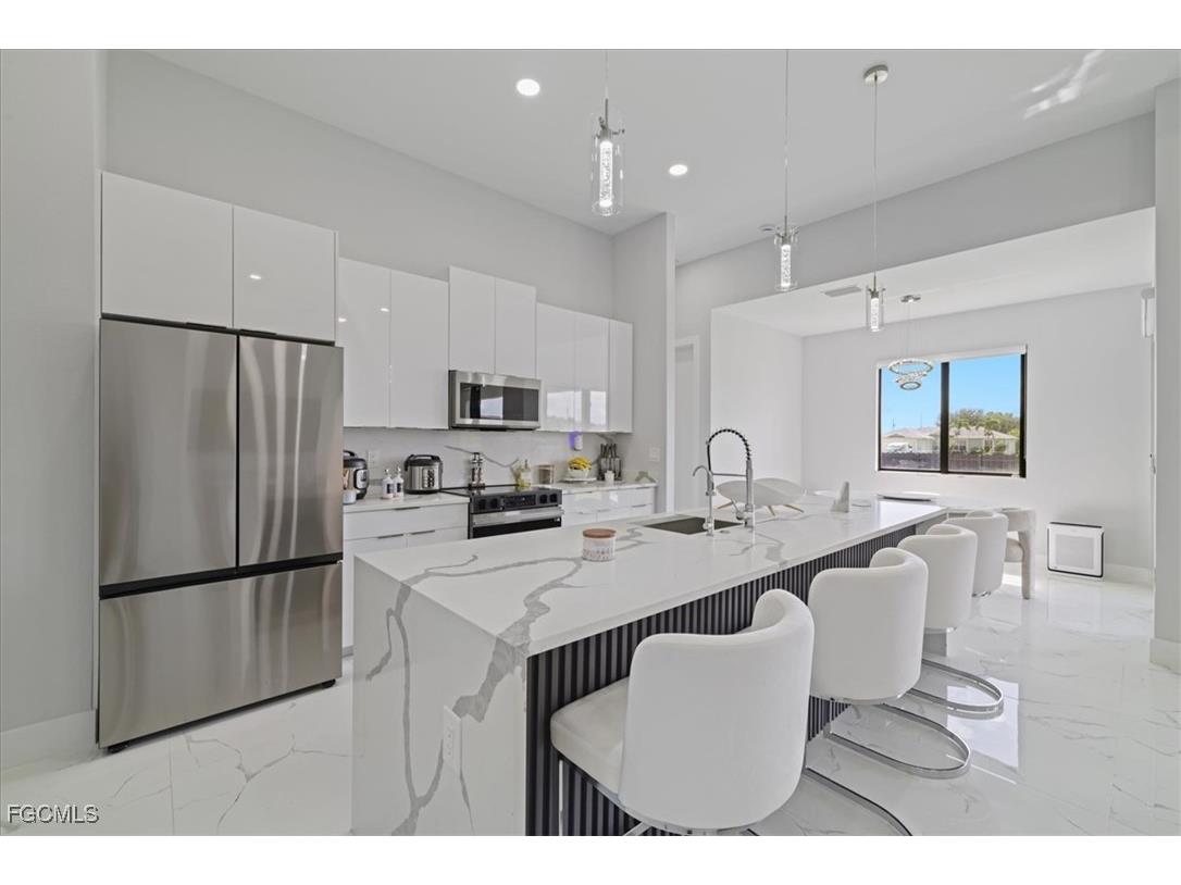 1310 NW 10th Terrace Cape Coral FL 33993 2025015471 image11