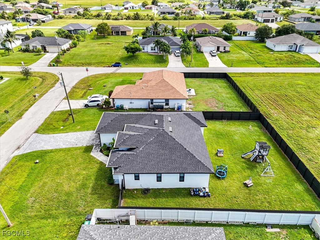 1310 NW 10th Terrace Cape Coral FL 33993 2025015471 image32