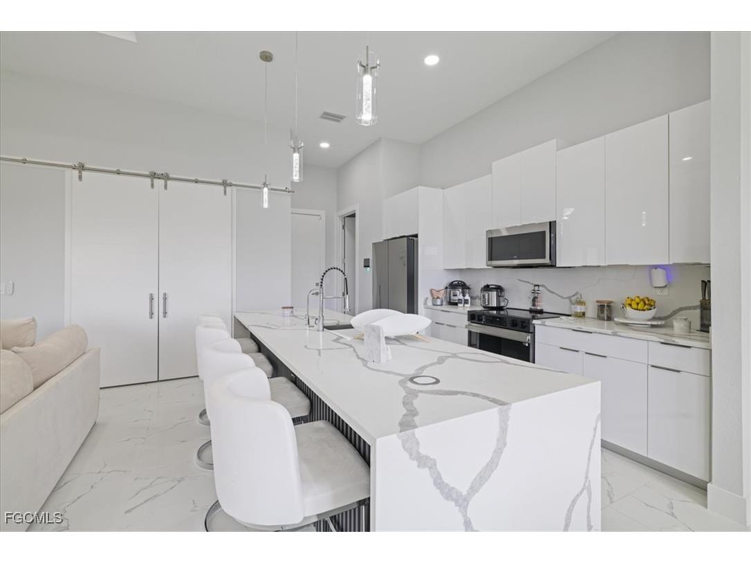 1310 NW 10th Terrace Cape Coral FL 33993 2025015471 image7