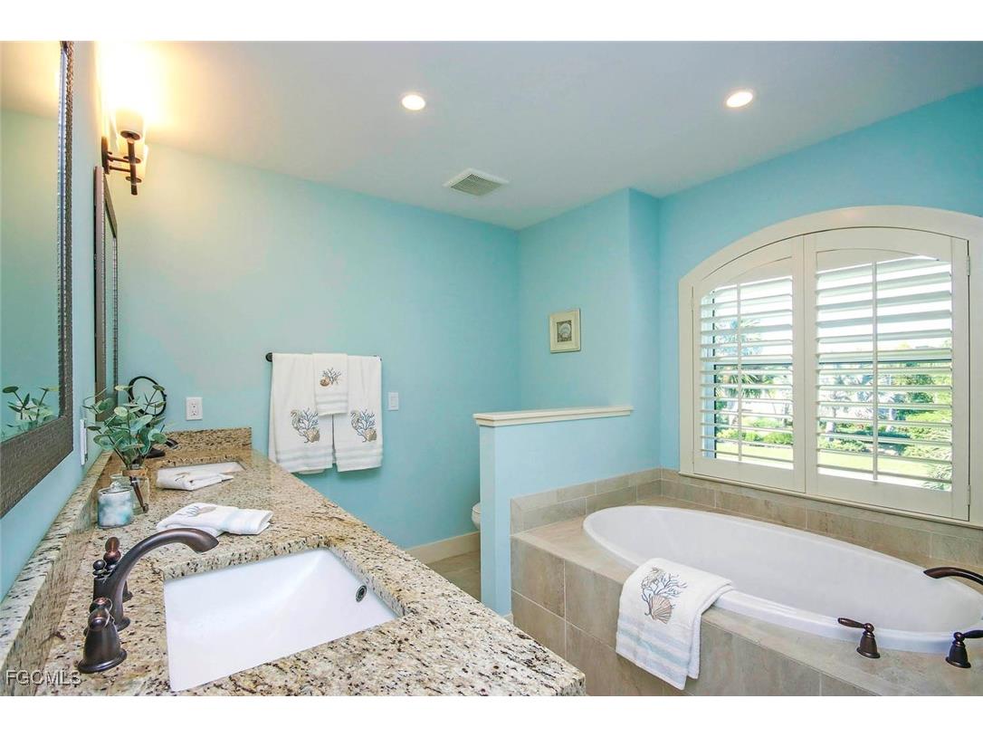 1310 Par View Drive Sanibel FL 33957 2025022766 image17