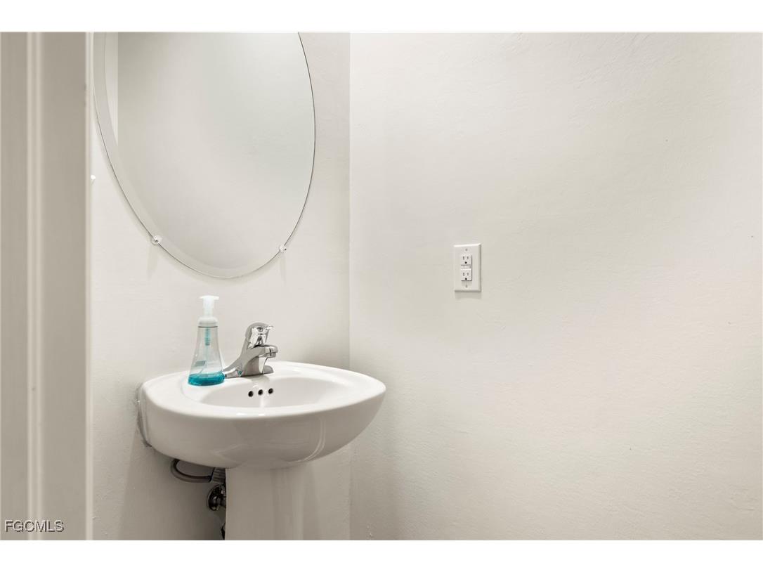 1310 SW 11th Street Cape Coral FL 33991 2026001370 image25