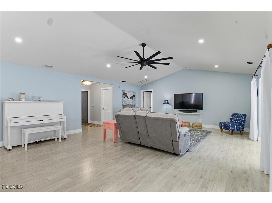 1310 SW 19th Lane Cape Coral FL 33991 2025014387 image7