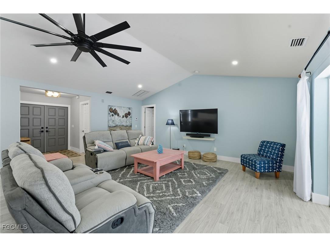 1310 SW 19th Lane Cape Coral FL 33991 2025014387 image9