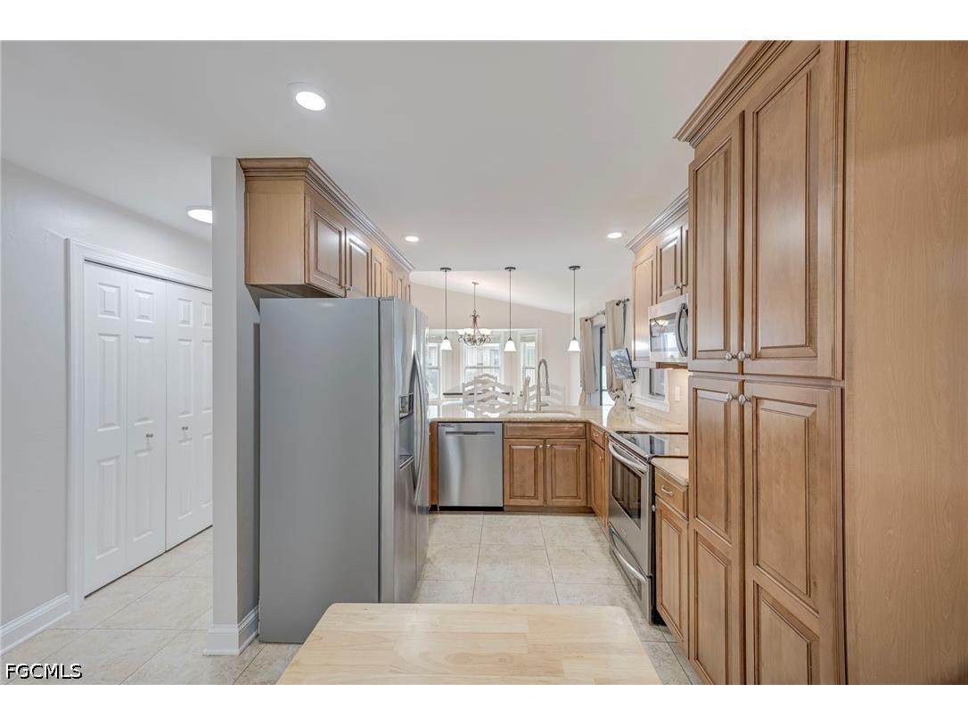 13103 Regent Circle Fort Myers FL 33966 2026025994 image3