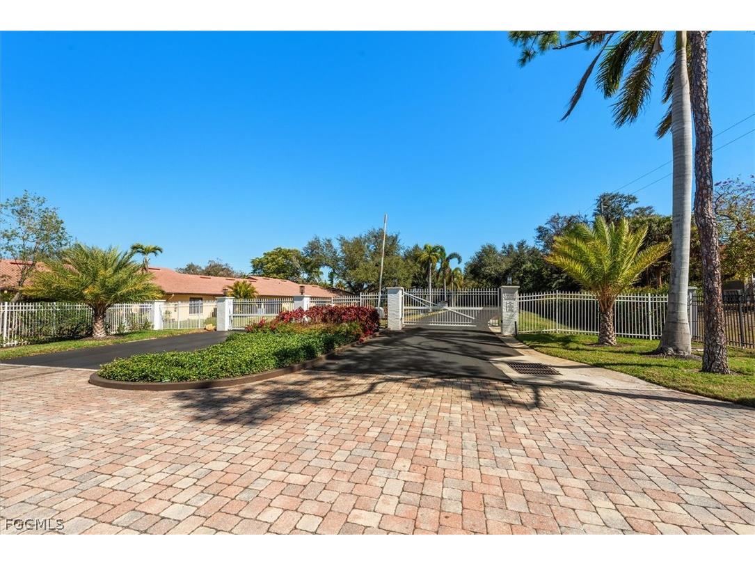 13108 Tall Pine Circle Fort Myers FL 33907 2025013957 image32