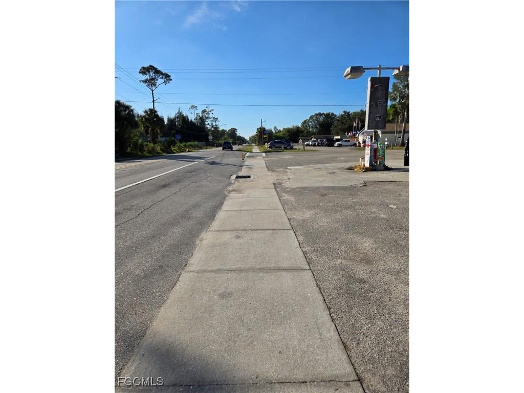 1311 Laurel Drive North Fort Myers FL 33917 2025024376 image11