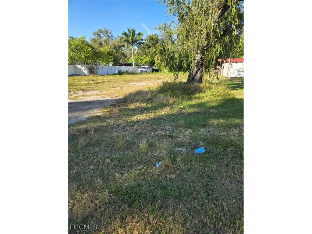1311 Laurel Drive North Fort Myers FL 33917 2025024376 image3