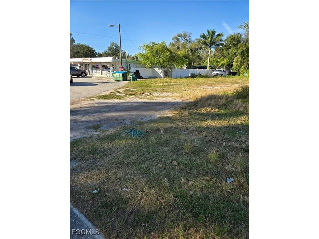 1311 Laurel Drive North Fort Myers FL 33917 2025024376 image4