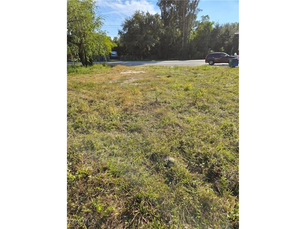1311 Laurel Drive North Fort Myers FL 33917 2025024376 image6