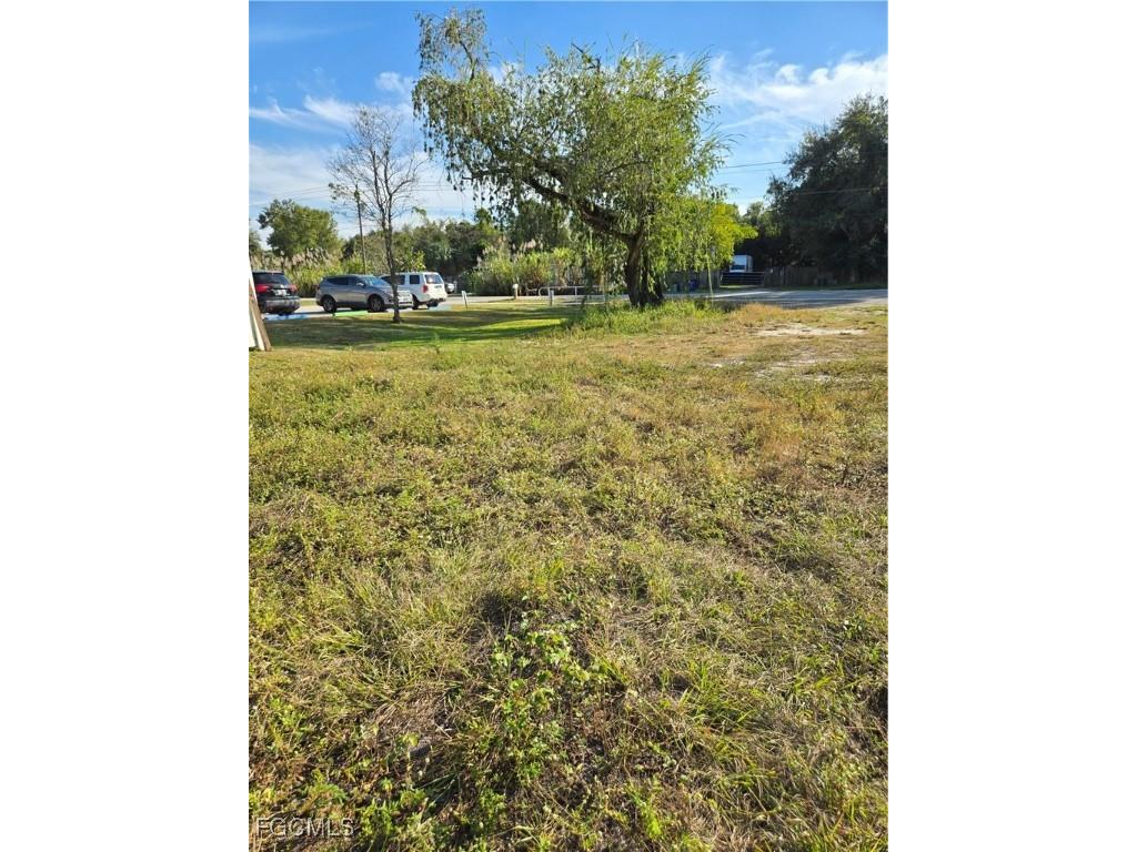 1311 Laurel Drive North Fort Myers FL 33917 2025024376 image8