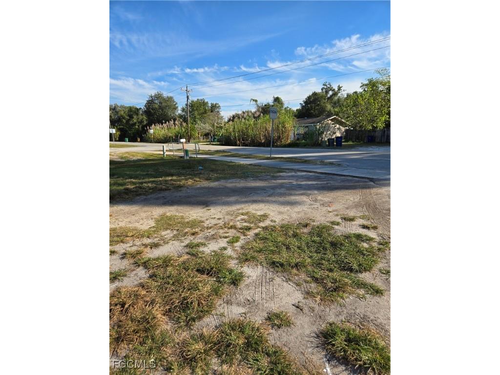 1311 Laurel Drive North Fort Myers FL 33917 2025024376 image9