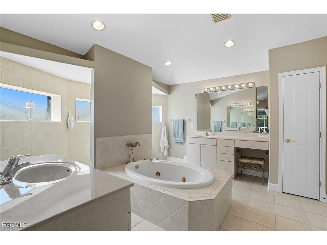 1311 SE 5th Court Cape Coral FL 33990 2025012179 image18