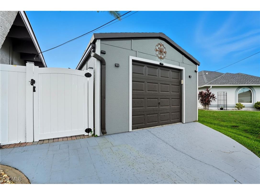 1311 SE 5th Court Cape Coral FL 33990 2025012179 image40