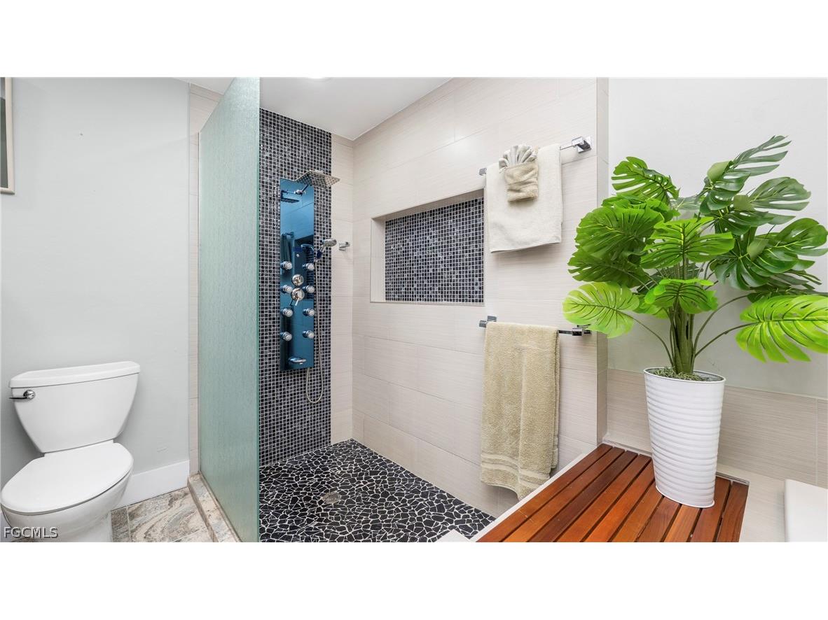 1312 Jambalana Lane Fort Myers FL 33901 2026009337 image17