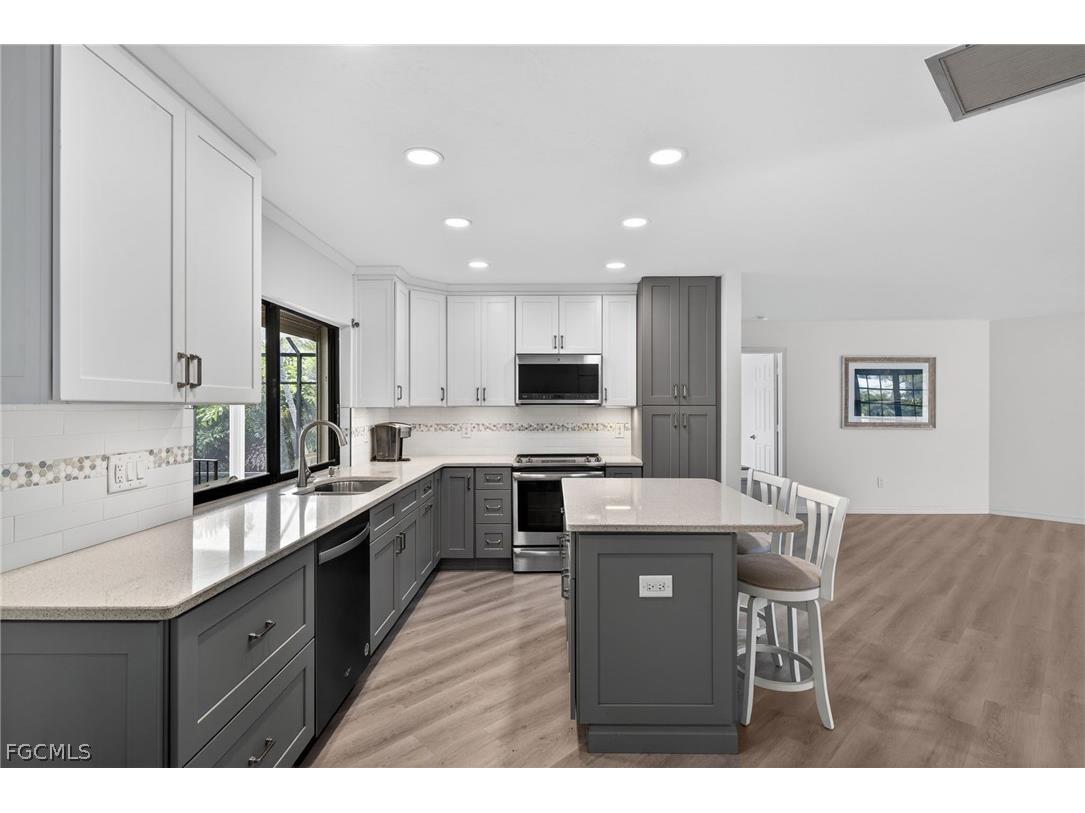 1312 Par View Drive Sanibel FL 33957 2026008408 image4