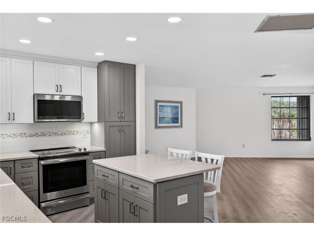 1312 Par View Drive Sanibel FL 33957 2026008408 image8