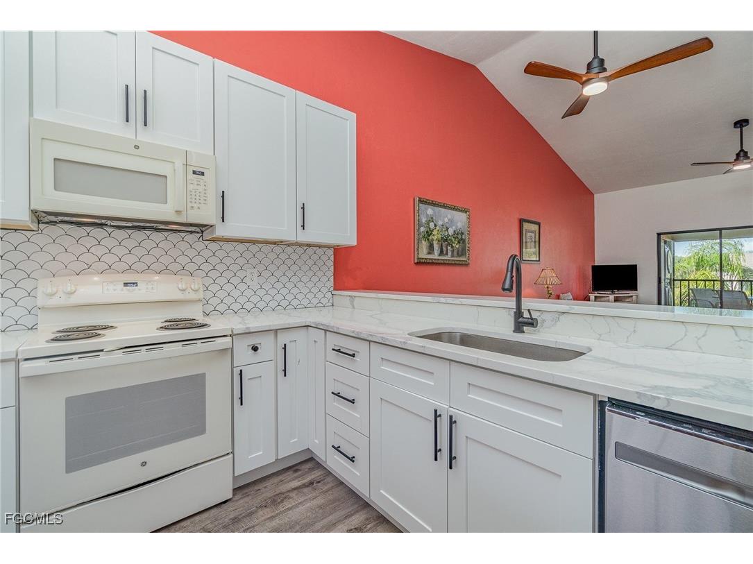 13120 Cross Creek Boulevard #208 Fort Myers FL 33912 2025020454 image14