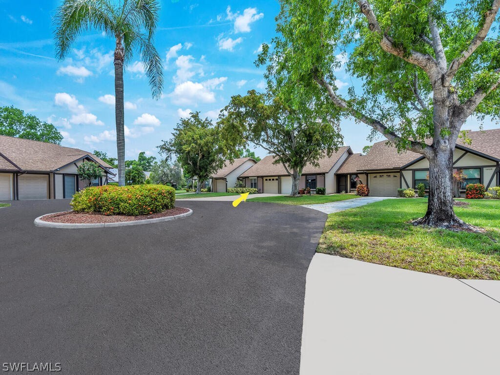 13124 Hampshire Court Fort Myers FL 33919 224048588 image1