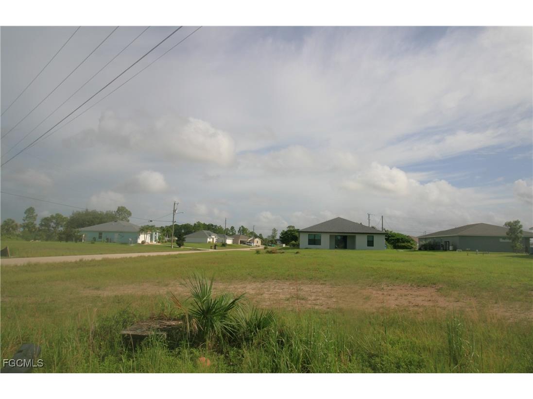 1313 NE 33rd Terrace Cape Coral FL 33909 2025000659 image4