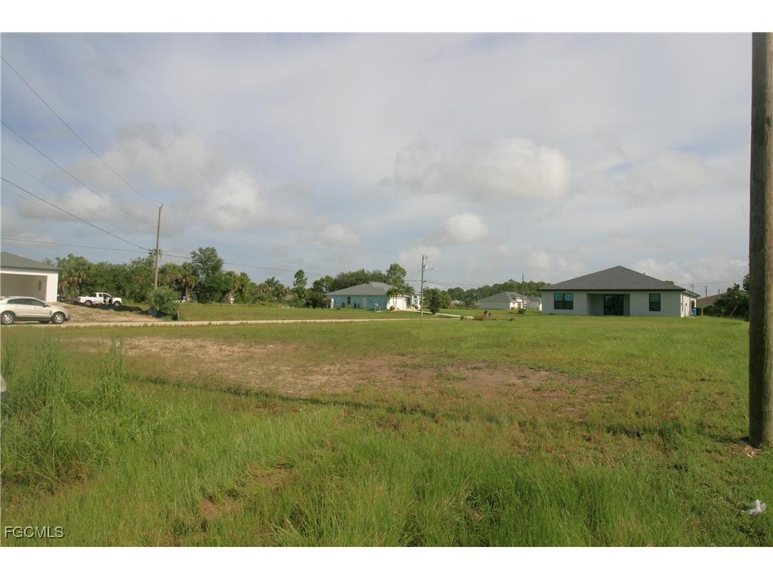 1313 NE 33rd Terrace Cape Coral FL 33909 2025000659 image5