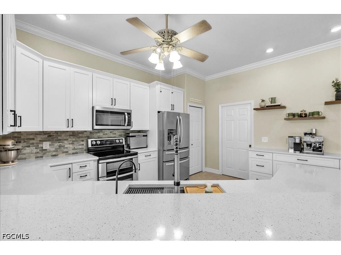 1313 SE 29th Terrace Cape Coral FL 33904 2026014945 image4