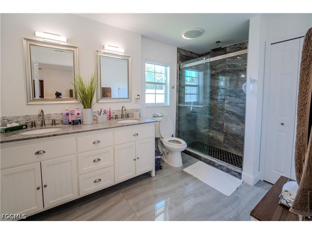 1313 SE 37th Terrace Cape Coral FL 33904 2026023738 image10