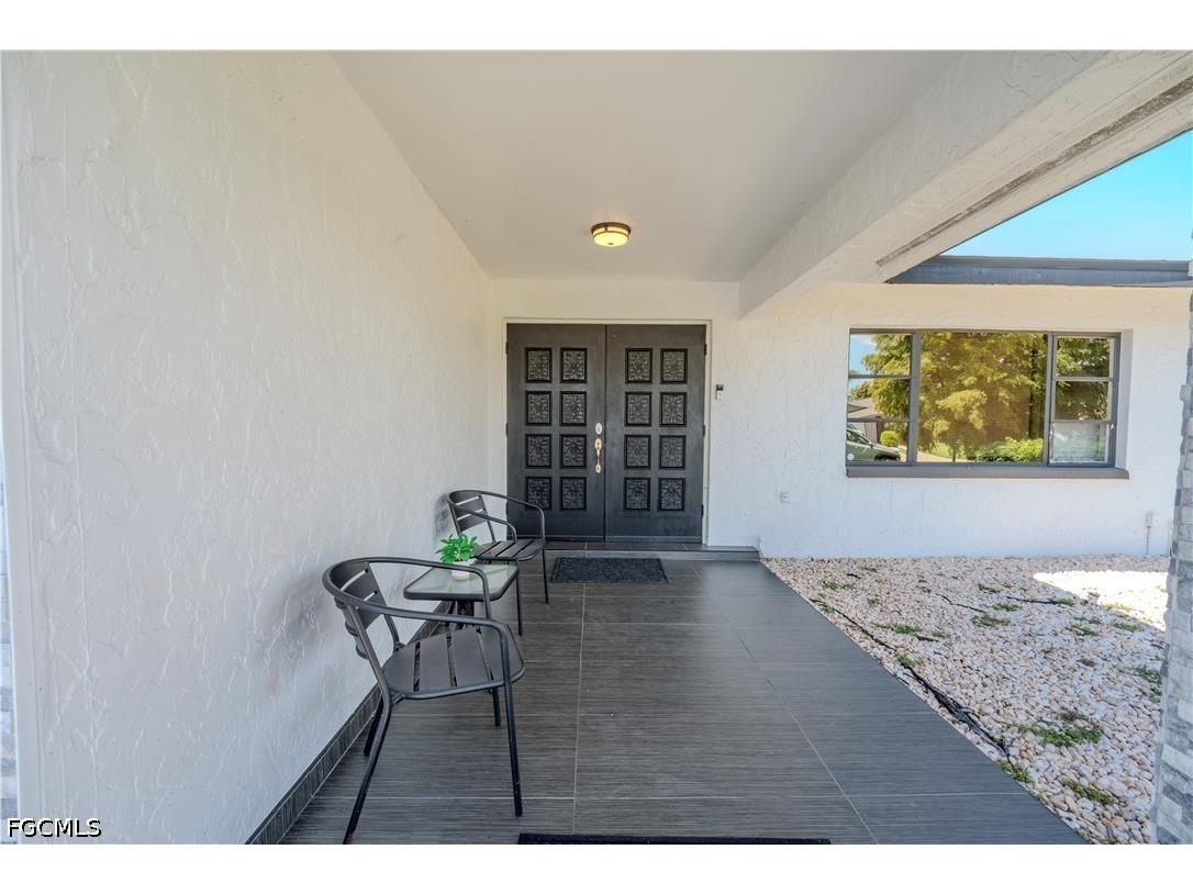 1313 SE 37th Terrace Cape Coral FL 33904 2026023738 image2