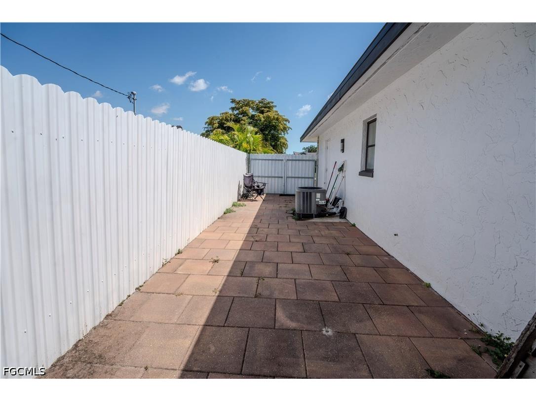 1313 SE 37th Terrace Cape Coral FL 33904 2026023738 image21