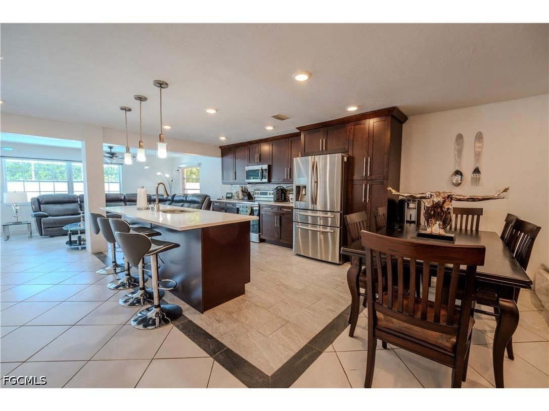 1313 SE 37th Terrace Cape Coral FL 33904 2026023738 image4