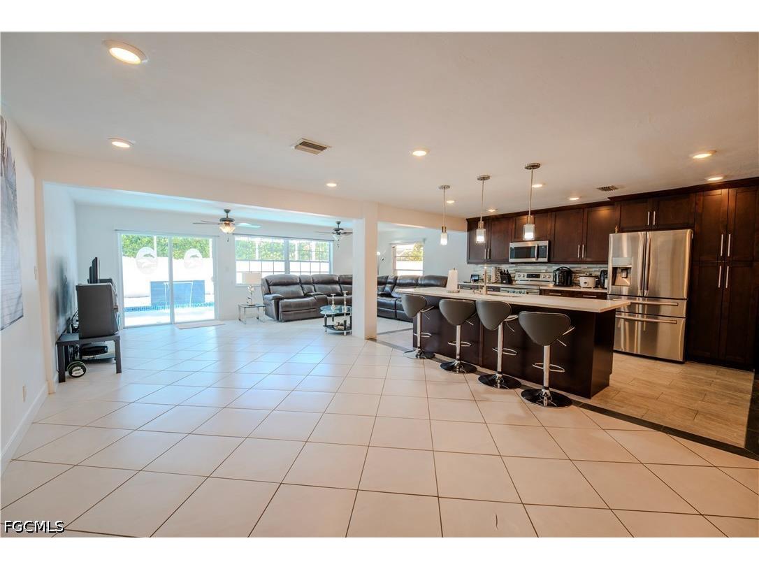 1313 SE 37th Terrace Cape Coral FL 33904 2026023738 image5