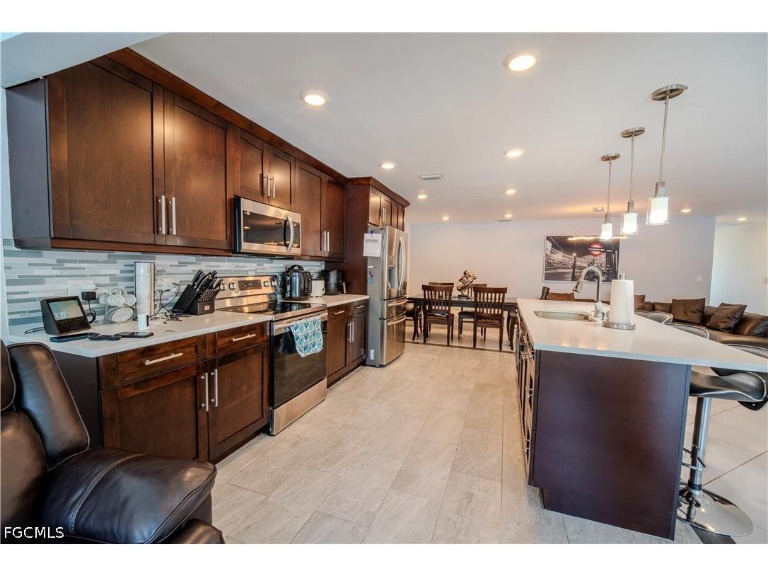 1313 SE 37th Terrace Cape Coral FL 33904 2026023738 image6