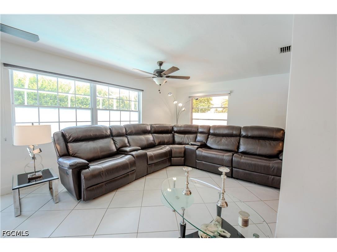 1313 SE 37th Terrace Cape Coral FL 33904 2026023738 image8