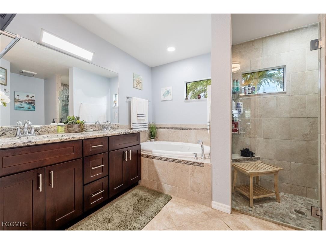 1313 SW 8th Court Cape Coral FL 33991 2025010290 image14