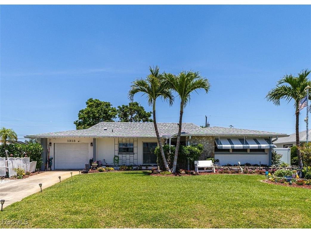 1313 Shelby Parkway Cape Coral FL 33904 2025011627 image1