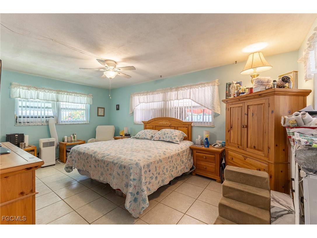 1313 Shelby Parkway Cape Coral FL 33904 2025011627 image23