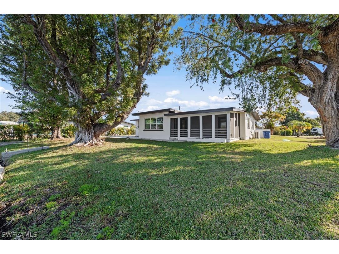 1313 Thompson Street North Fort Myers FL 33903 226009905 image35