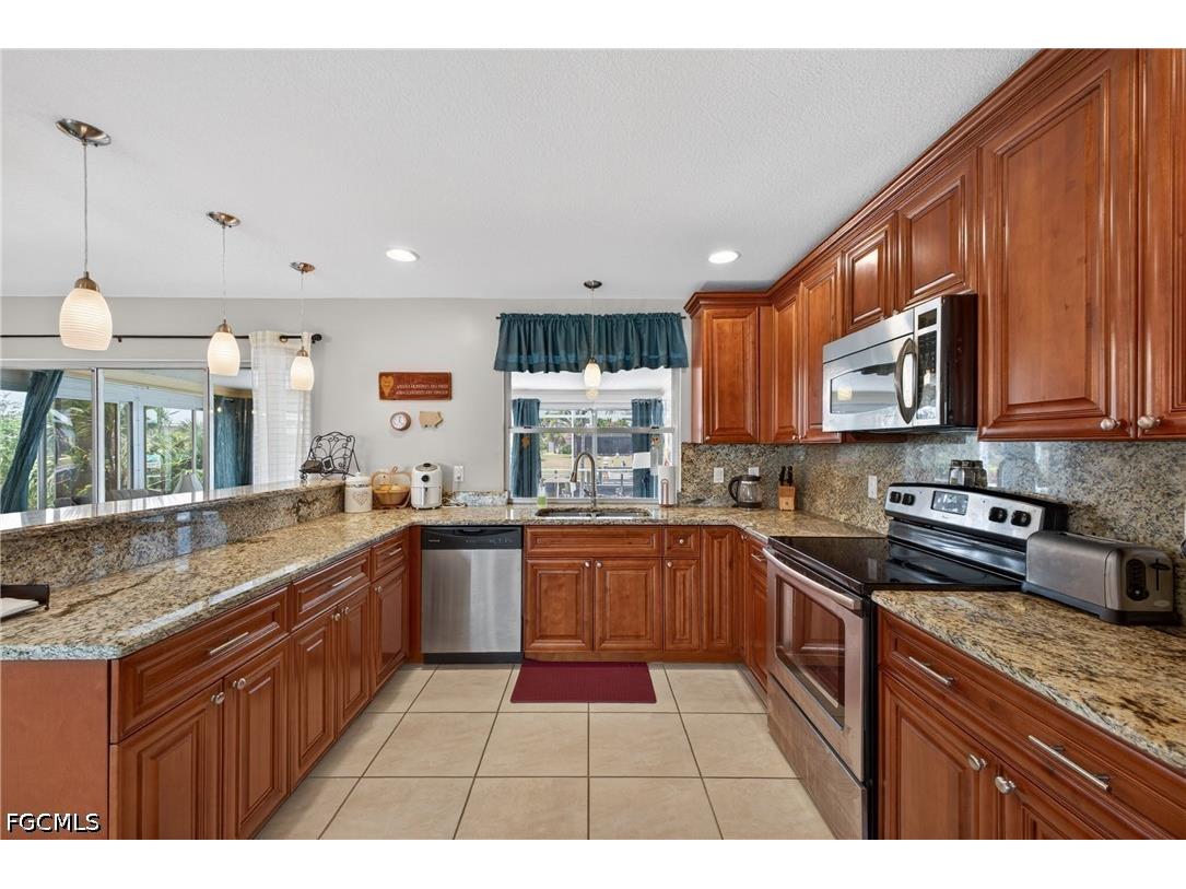 1314 Shelby Parkway Cape Coral FL 33904 2026020063 image10