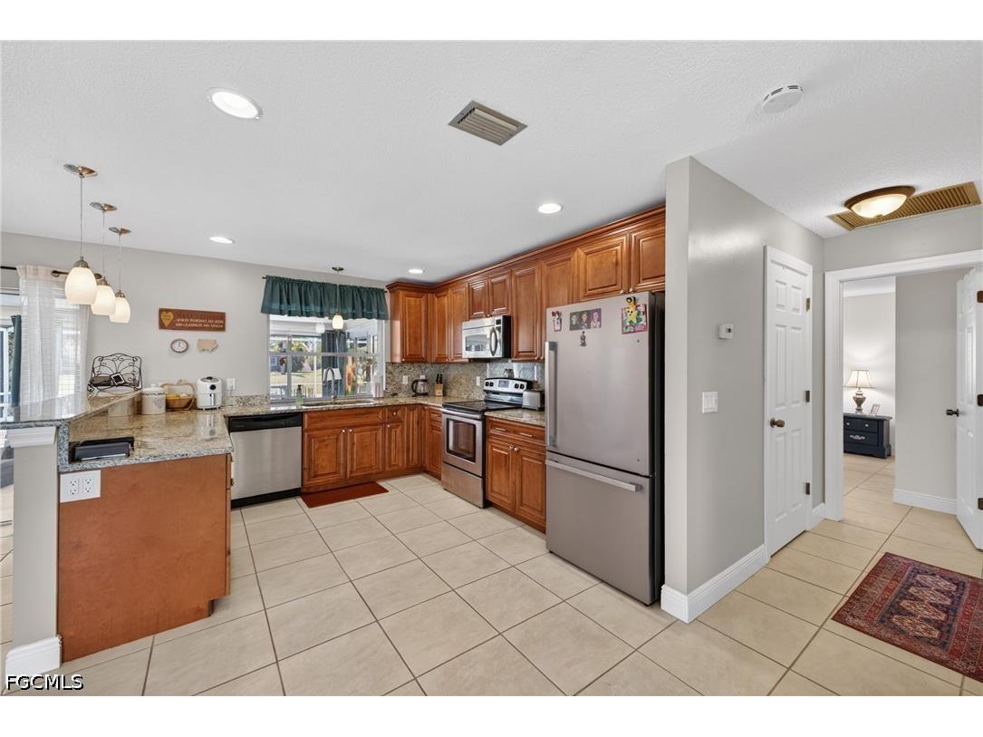 1314 Shelby Parkway Cape Coral FL 33904 2026020063 image12