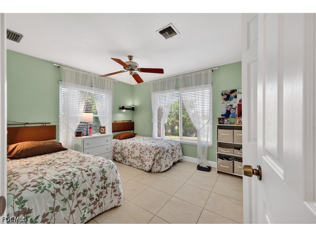 1314 Shelby Parkway Cape Coral FL 33904 2026020063 image18