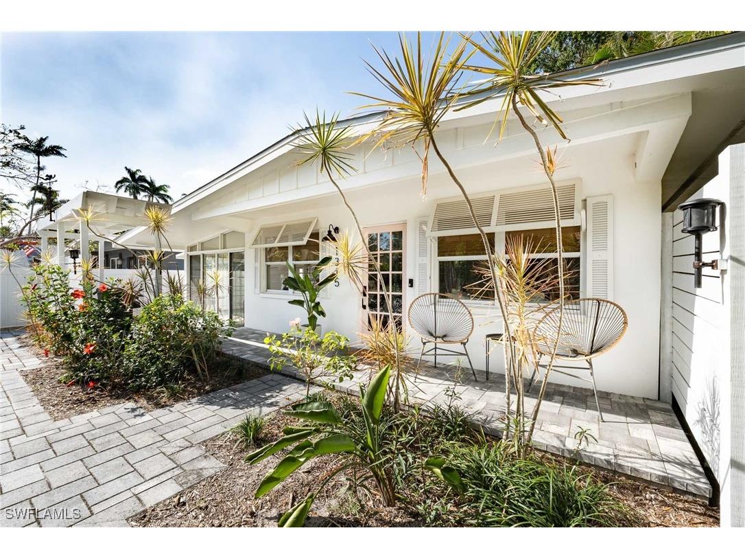 1315 Frank Whiteman Boulevard Naples FL 34103 225040849 image1