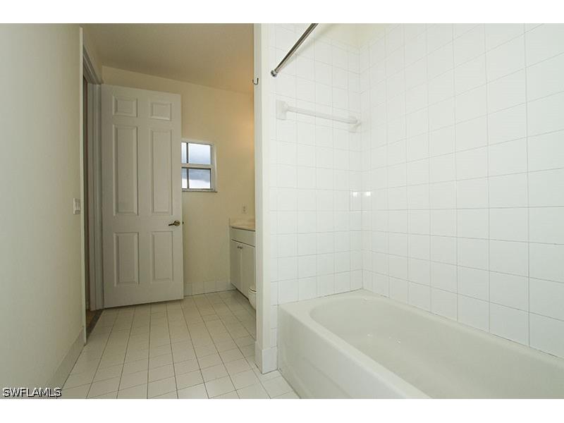 1315 Mariposa Circle #2-204 Naples FL 34105 226020234 image11