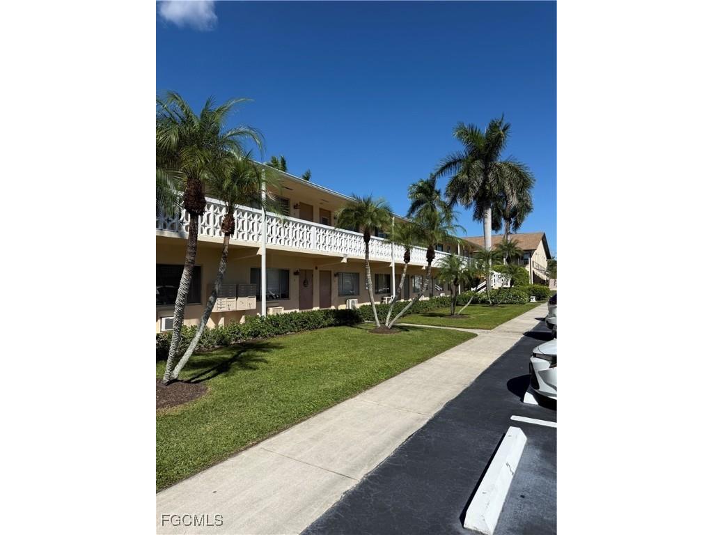 13150 Kings Point Drive #15C Fort Myers FL 33919 2025016628 image1