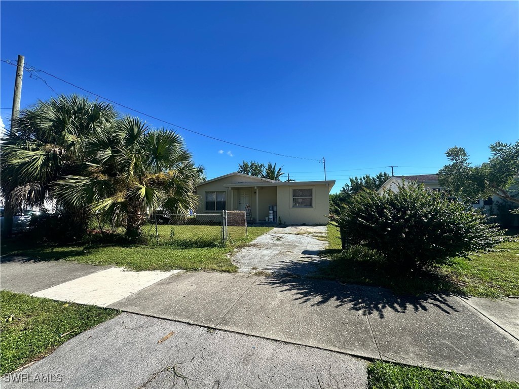 1316 5th Avenue N Naples FL 34102 225072062 image1