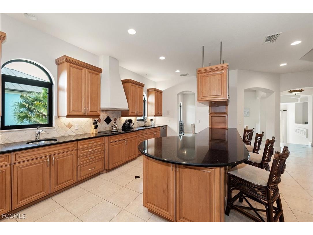 1316 Eagle Run Drive Sanibel FL 33957 2025004967 image9