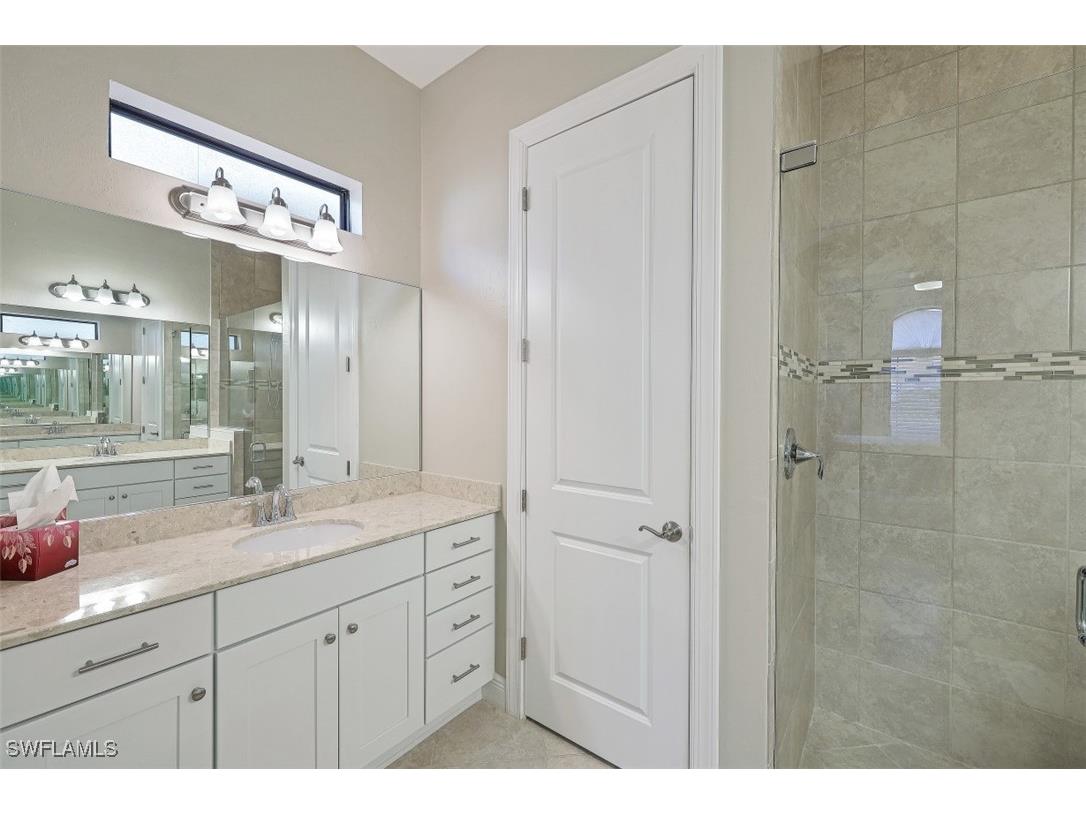 1316 Kendari Terrace Naples FL 34113 225033538 image8