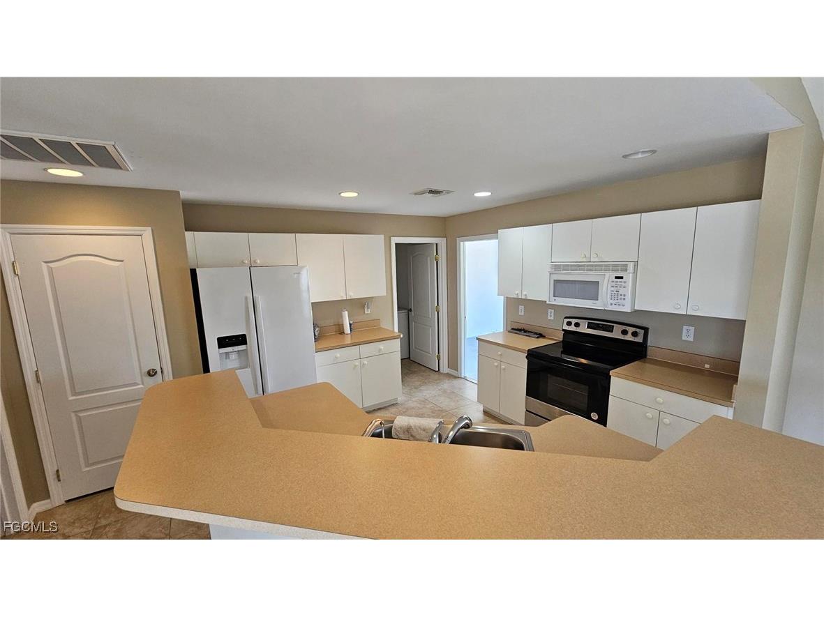 1316 NE 16th Place Cape Coral FL 33909 2025016522 image7