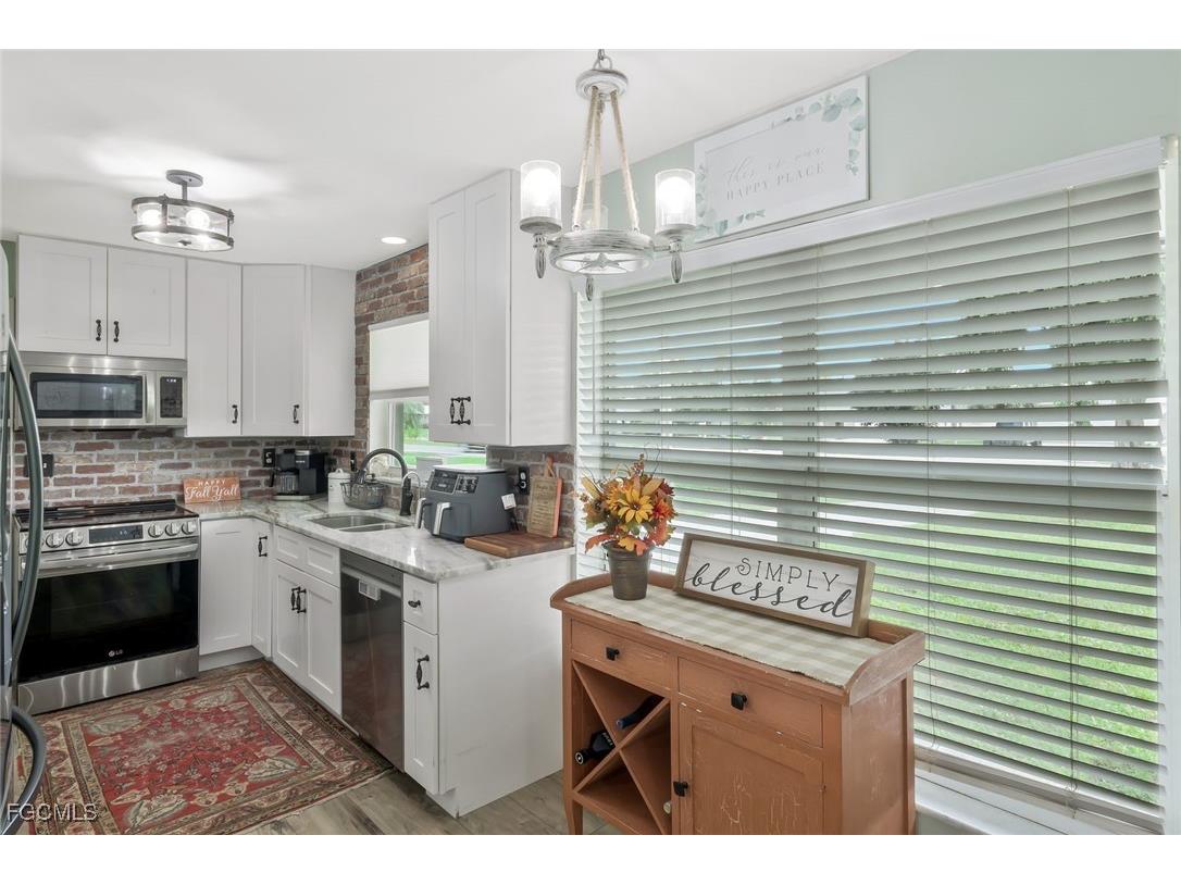 1317 Everest Parkway Cape Coral FL 33904 2025010980 image12